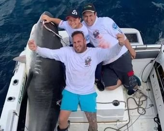Первоклассник поймал акулу весом 314 килограммов