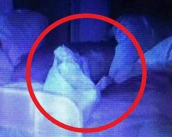 Женщина увидела в кроватке своего ребенка «призрака»