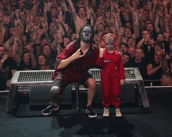 5-летний фанат познакомился со Slipknot после того, как "зажег" на их концерте