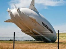 Крупнейшее в мире воздушное судно упало во время тестового полета