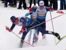 Норвежский лыжник упал на финише эстафеты