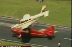 Техас: самолет сел на "спину" другому самолету