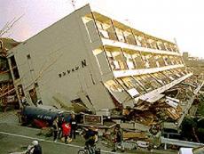 6-летняя девочка сняла на камеру землетрясение