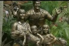 В Австралии увековечили "охотника за крокодилами"