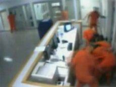 Во Флориде заключенные спасли тюремного наблюдателя