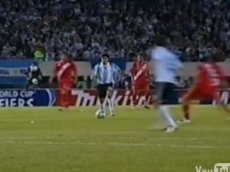 Палермо забивает решающий мяч. Аргентина — Перу 2:1