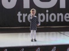 Дошкольница из Бурятии взорвала сеть стихотворением про бабушкину пенсию