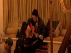 Роберт Паттинсон на Songs from a Room