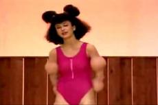 Японская клипмейкерша сделала пародию на видеокурсы по совершенствованию тела