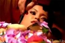 Новая услуга ресторанов — суши с тела обнаженной девушки