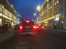 Танец сварщика в центре Москвы набирает популярность в интернете