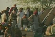 В Пакистане сошeл с рельсов пассажирский поезд