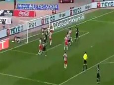 В чемпионате Испании вратарь впервые забил гол головой