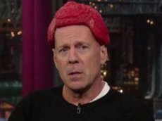 Брюс Уиллис пришел на телешоу в парике из говядины