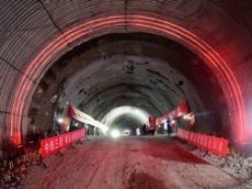 Самый глубокий подводный тоннель метро построен в Китае