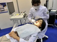Simroid — стоматологический учебный робот
