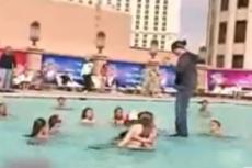 Иллюзионист Крис Энжел ходит по воде