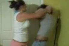 Подростки избили 16-летнюю девушку ради "кино" для YouTube