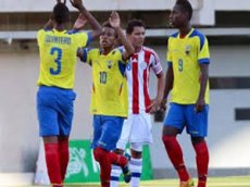 Фантастический гол Фабиана Тельо в матче Эквадора против Парагвая