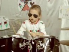 7-летняя украинская барабанщица покоряет YouТube