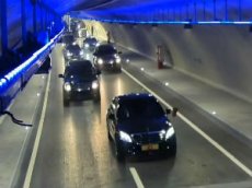 В Стамбуле открыли двухэтажный автомобильный тоннель под Босфором