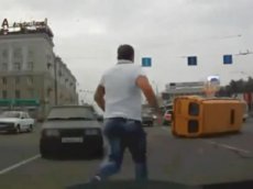 Омские водители стали героями хитового ролика на YouTube