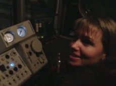 Машинист метро доверил знакомой управление поездом