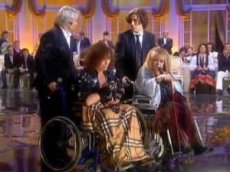 Пугачёва и Леонтьев в инвалидных колясках исполнили песню дуэтом