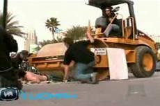 Смертельный номер: Крис Энджел лег под каток