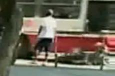 Во время ТВ-интервью трамвай сбил мотоциклиста