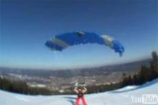 Экстремалы скрестили лыжи с парашютом