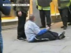 Полицейский, ударивший прохожего во время саммита G20, отстранен от службы