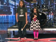 6-летняя девочка взорвала шоу "Америка ищет таланты"
