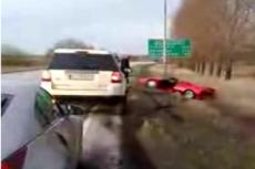 Ужасная авария: Ferrari F50 вылетел с дороги