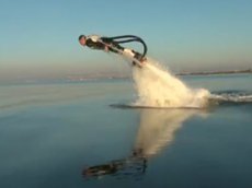 Новый реактивный ранец позволяет нырять