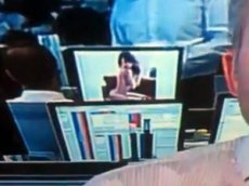 Австралийский банкир разглядывал голых женщин в прямом эфире экономических новостей