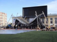 Срыв концерта "Монстры рока". Сцена сложилась, как карточный домик