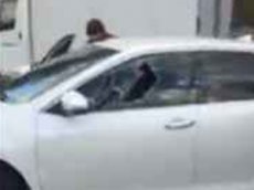 Водитель тремя ударами растонировал свой Lexus