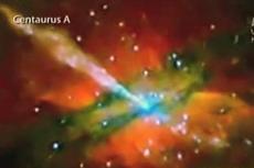 Астрономы НАСА засняли черную дыру, пожирающую галактику