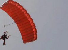 На соревнованиях по парашютному спорту произошло столкновение спортсменов