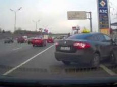 Авария «Газели» и Infiniti в Чите