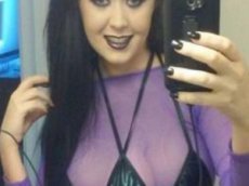 Американка пришила третью грудь ради славы