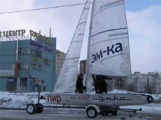 Москвичи прокатились по городу на яхте