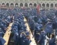 В Бельгии одновременно запустили 1500 фонтанов из кока-колы и ментоса