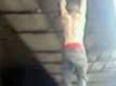 Прохожие спасли парня, который после ссоры с любимой, пытался сброситься с моста