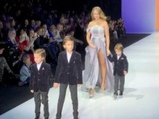 Сыновья Диброва вышли на подиум Недели моды в Москве