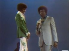 Архивное видео: 14-летний Майк Джексон поет балладу