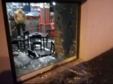 Украинские фанаты устроили массовую драку с голландскими болельщиками