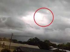 В США засняли на видео «Бога, идущего по облакам»