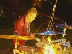 Премьер-министр Армении сыграл на барабанах